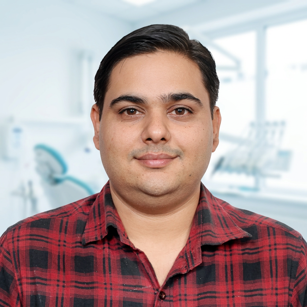 Dr. Rishabh Kapoor, paediatric dentist at Dr. Saket's Dental Makeover, Indirapuram Ghaziabad